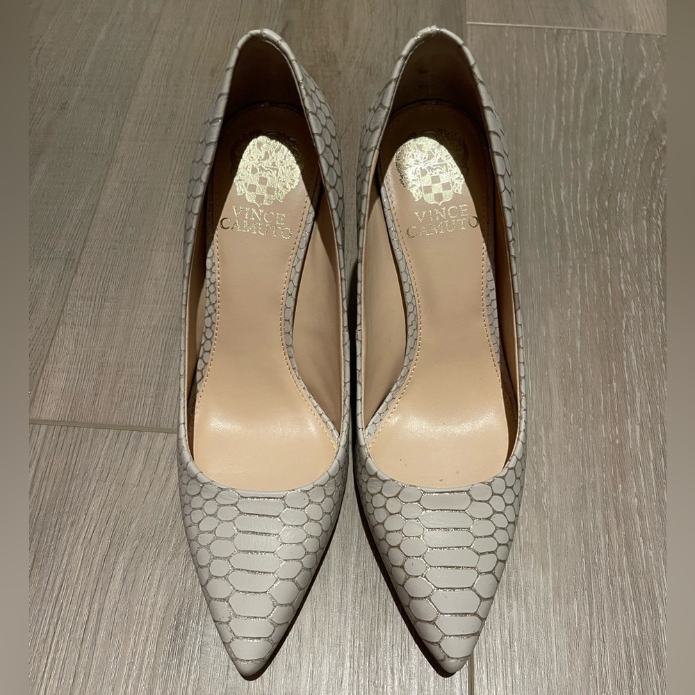 Vince Camuto high heels size 7.5